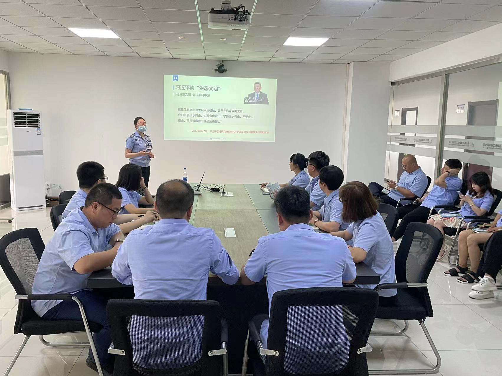 “低碳環(huán)保，綠建未來”的公益宣講會舉行